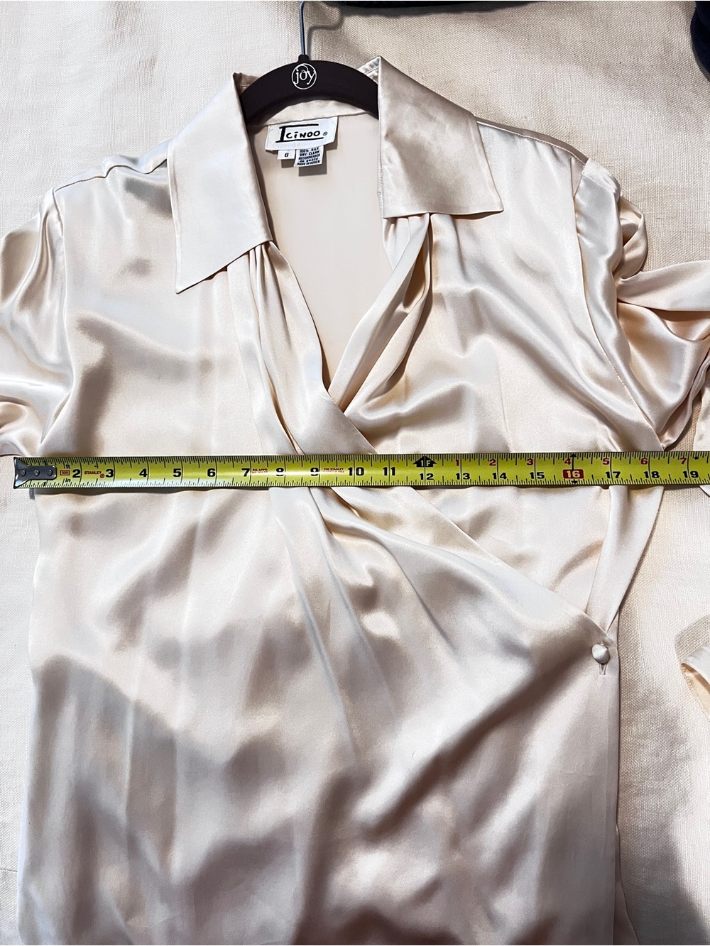 VINTAGE 70s Incinoo Cream Silk Satin Wrap Blouse L/S Retro Pointy Collar - Picture 10 of 16